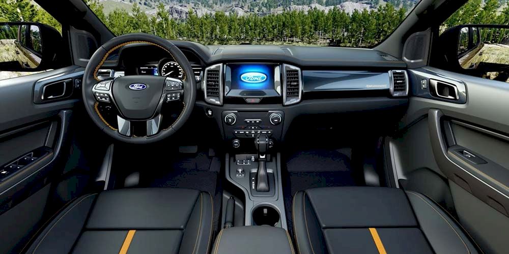 So sánh & đánh giá Ford Ranger và Nissan Navara về Nội thất