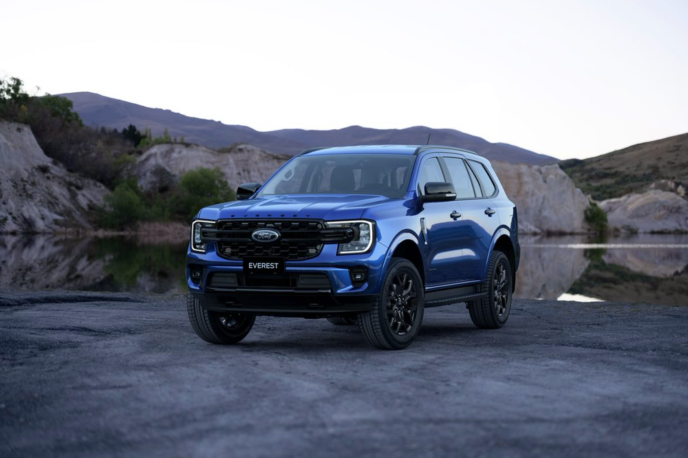 Cập nhật giá Ford Everest 2023 thời điểm 2025
