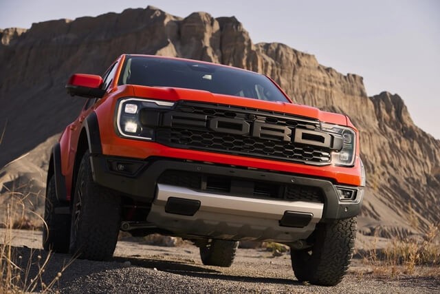 Phía đầu xe Ford Ranger Raptor