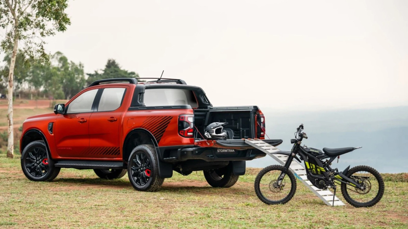 Ford Ranger Stormtrak mới lọt vào giữa Wildtrak & Raptor – cần số điện tử