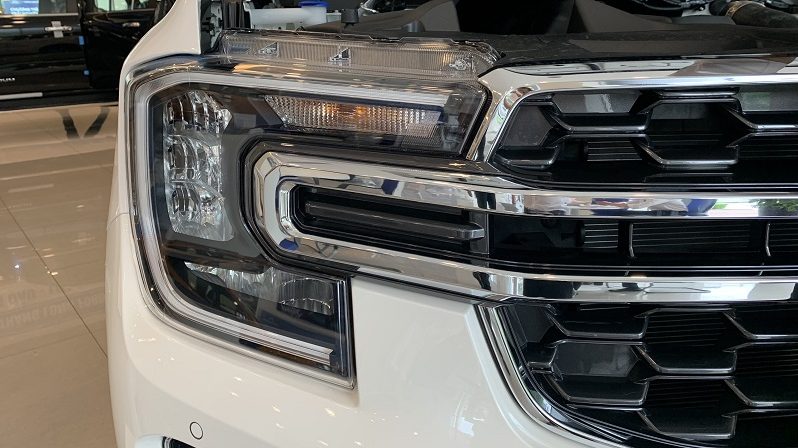 Ford Everest Titanium 2.0L 4×2 AT
