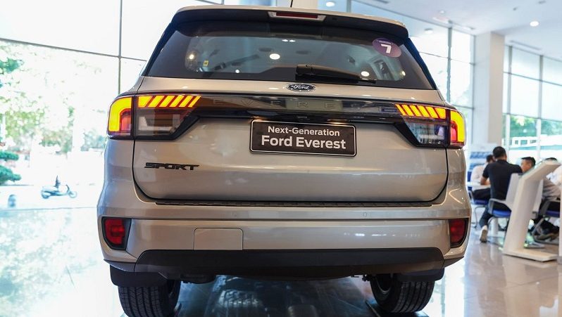 Ford Everest Sport 2.0L 4×2 AT