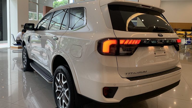 Ford Everest Titanium 2.0L 4×2 AT