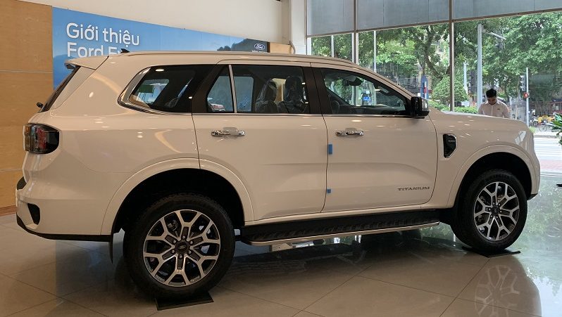 Ford Everest Titanium 2.0L 4×2 AT