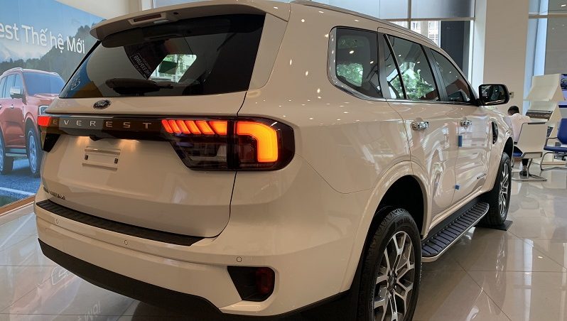 Ford Everest Titanium 2.0L 4×2 AT