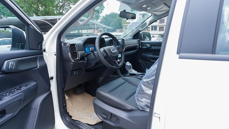 Ford Everest Ambiente 2.0L 4×2 AT