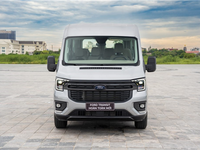 Ford Transit 2024 giá bao nhiêu: Giá niêm yết & giá lăn bánh